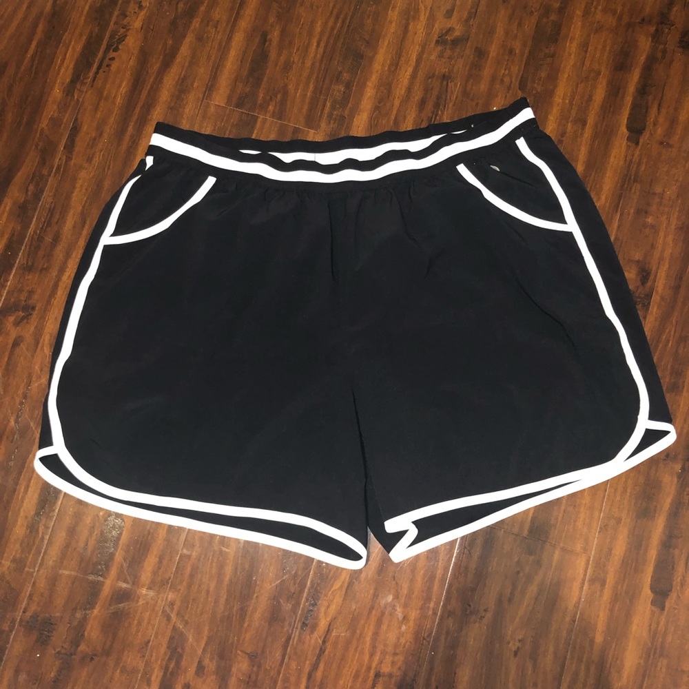 Activewear lines shorts